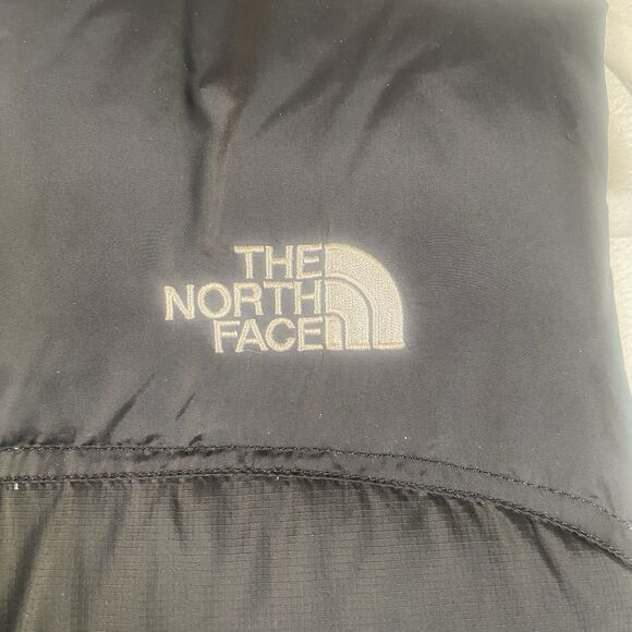 The North Face Nuptse 700 Down Vest Women’s Medium Black Puffer F09 - Picture 14 of 16